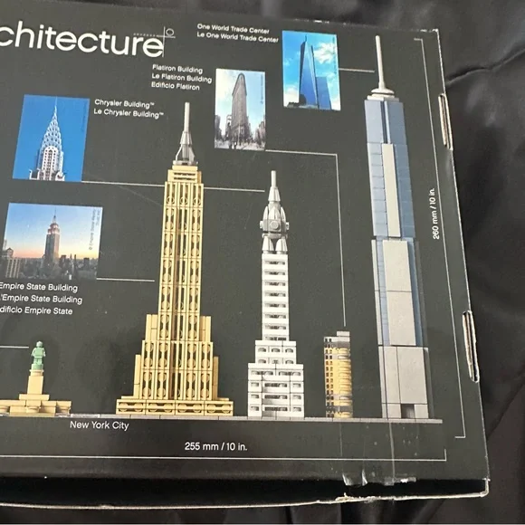 Lego Architecture New York City Set - Black, Gold, Silver, Blue, Green - Picture 8 of 13